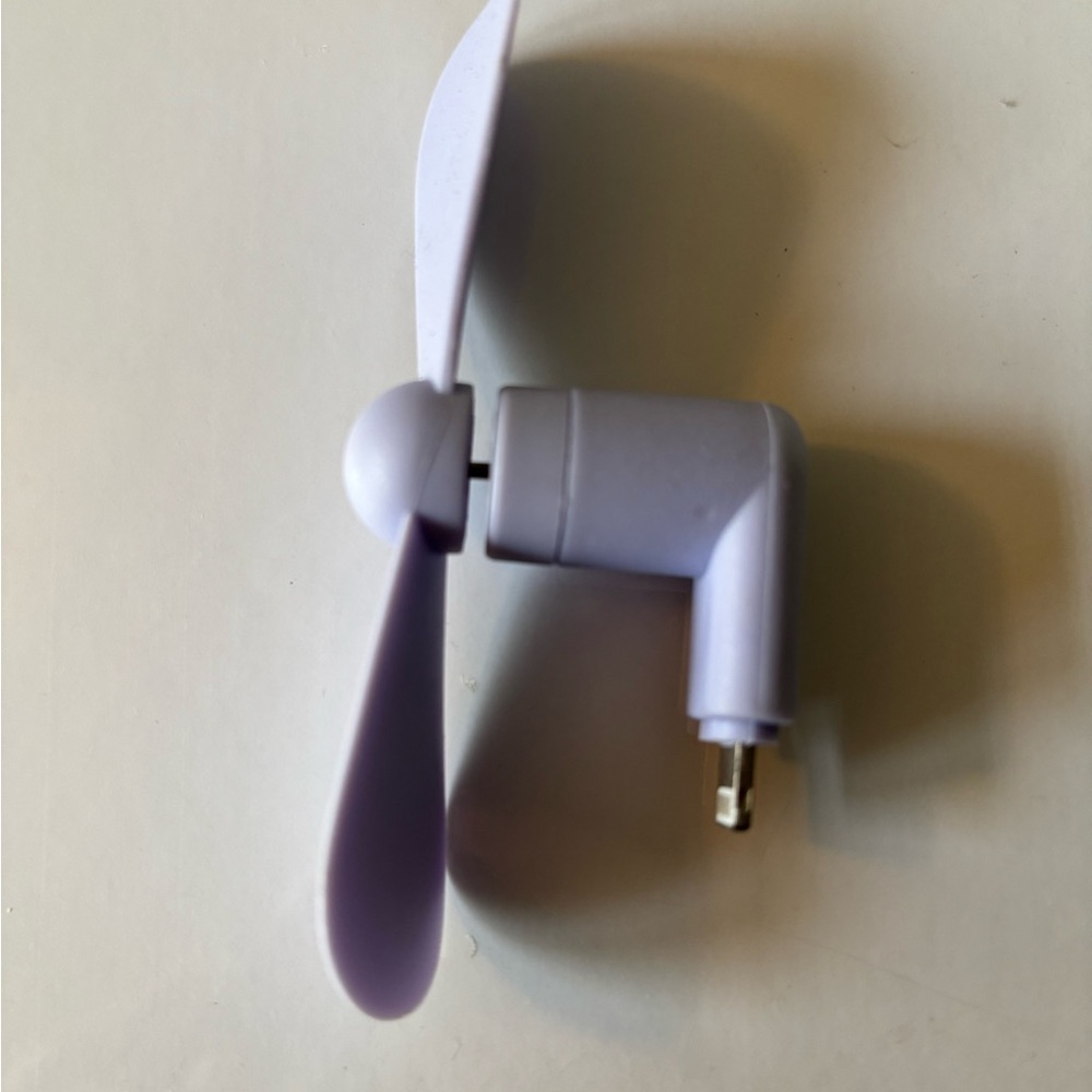 Portable Purple Mini Fan for iPhone - Picture 2 of 3